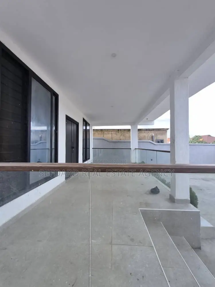 3bdrm House in Sefdard Properties, Kwabenya for sale