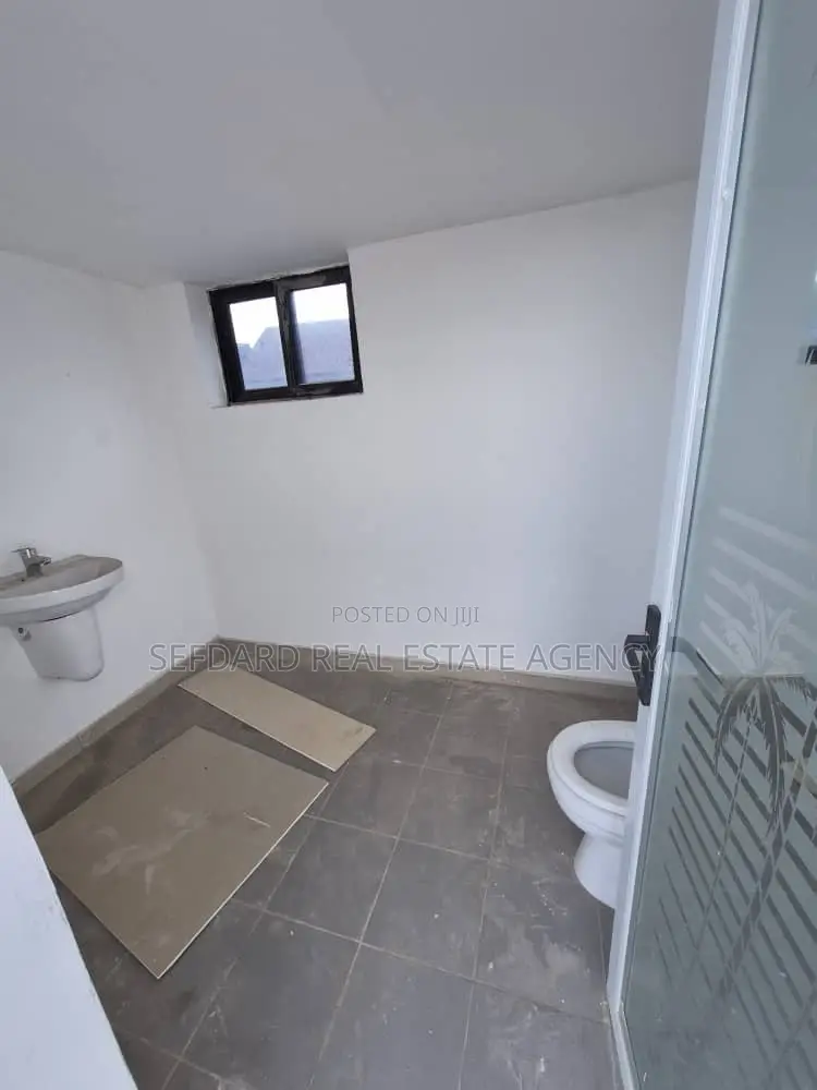 3bdrm House in Sefdard Properties, Kwabenya for sale