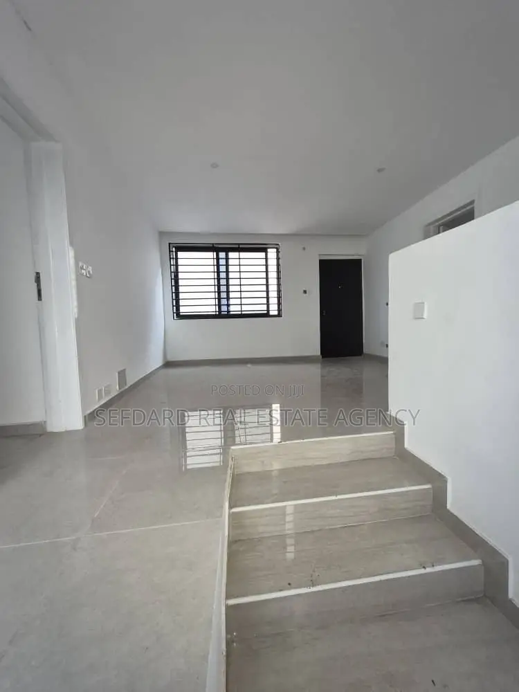 3bdrm House in Sefdard Properties, Kwabenya for sale