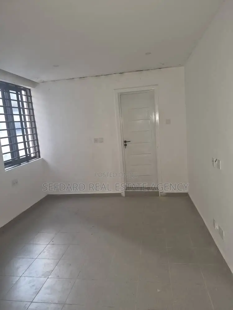 3bdrm House in Sefdard Properties, Kwabenya for sale