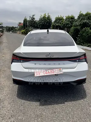 Hyundai Elantra 2023 White