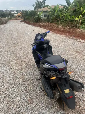 Yamaha Aerox 2025 Blue
