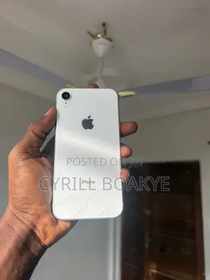 Apple iPhone XR 64 GB White