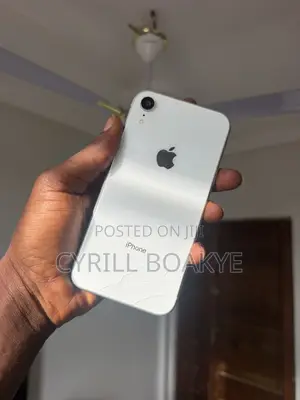 Apple iPhone XR 64 GB White