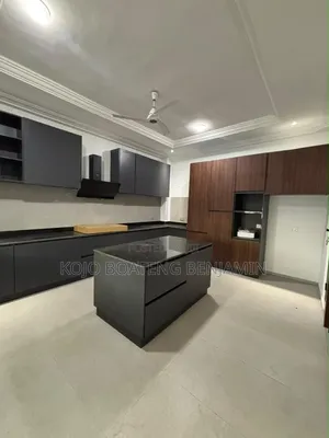 4bdrm House in School Junction for rent