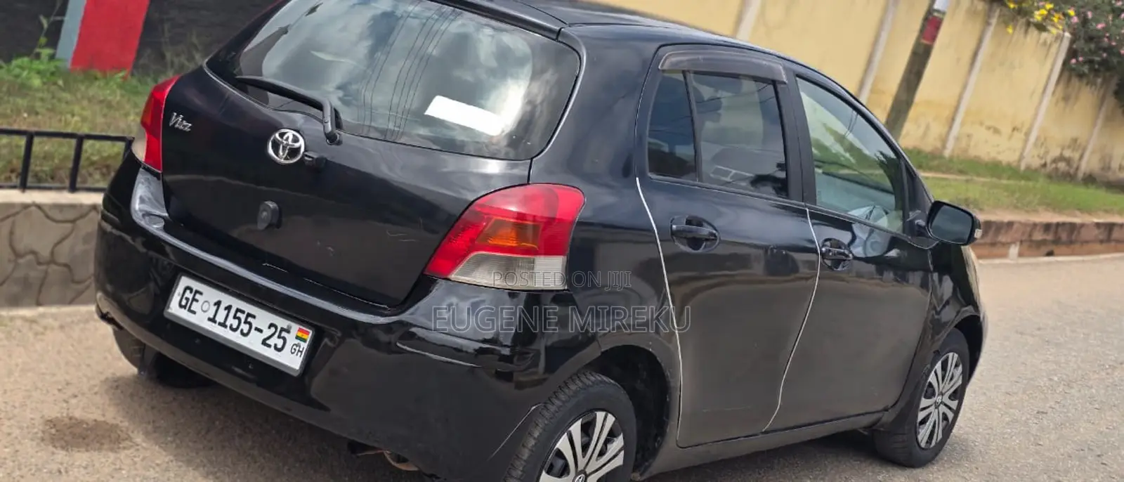 Toyota Vitz 2010 Black