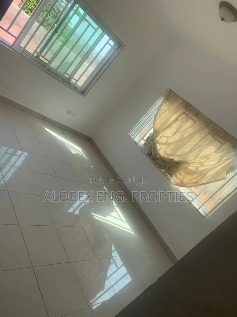 3bdrm House in Self Compound, Malejor for rent