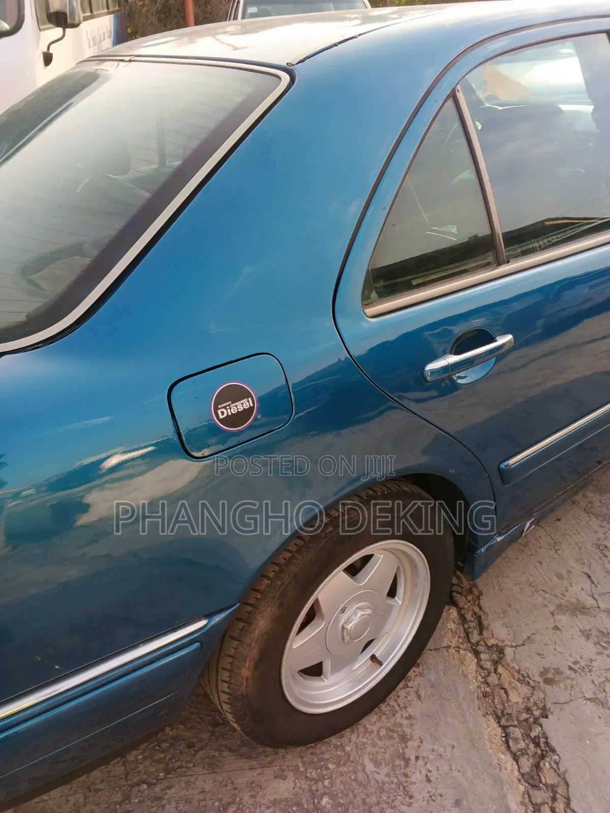 Mercedes-Benz 220E 2000 Blue