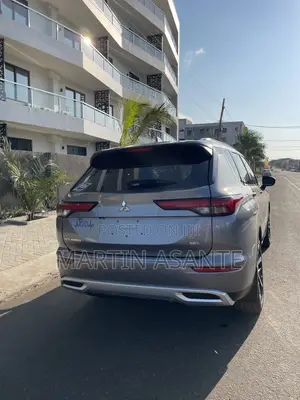 Mitsubishi Outlander SEL Launch Edition 2022 Gray
