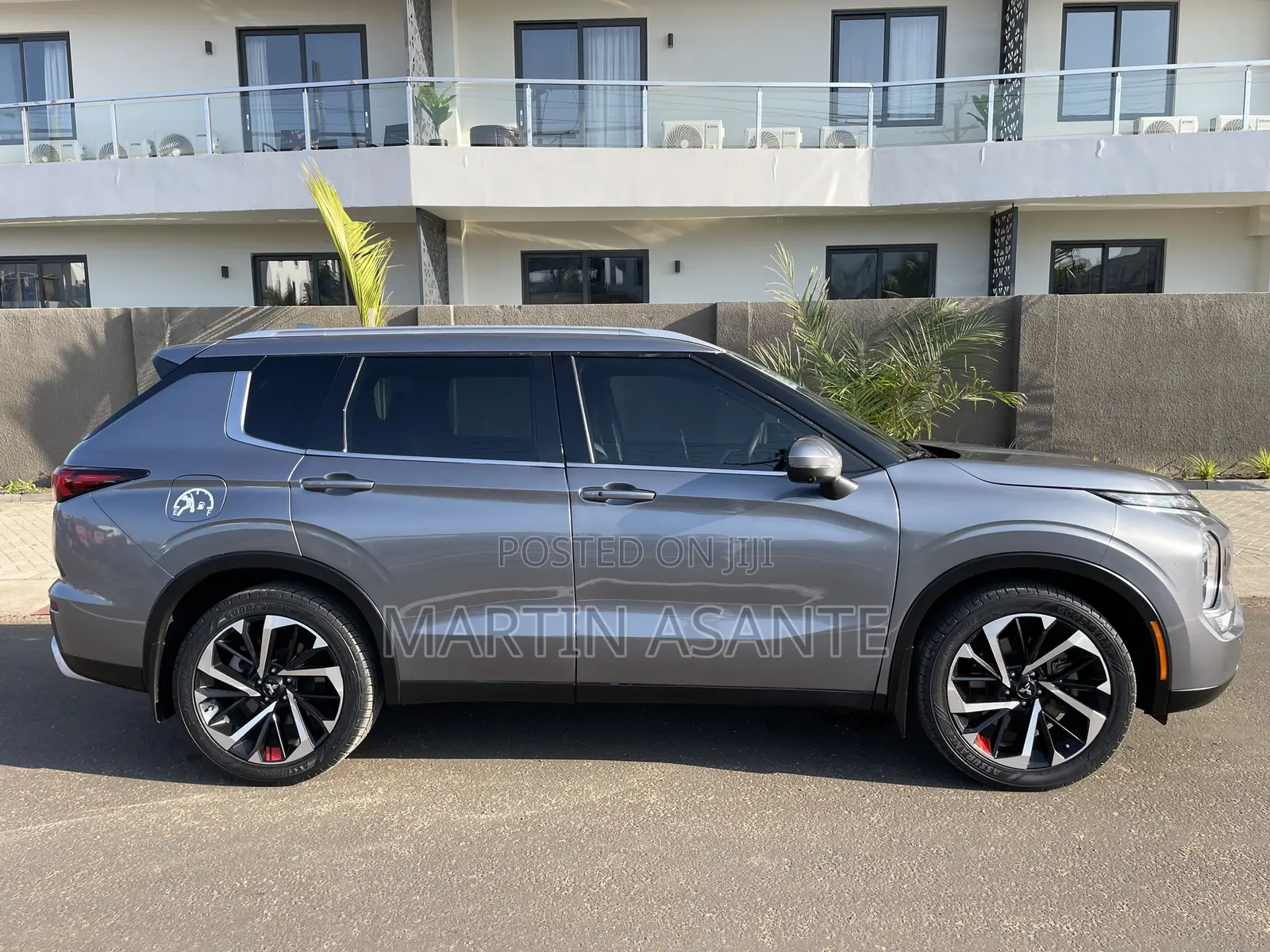 Mitsubishi Outlander SEL Launch Edition 2022 Gray
