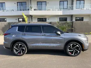 Mitsubishi Outlander SEL Launch Edition 2022 Gray