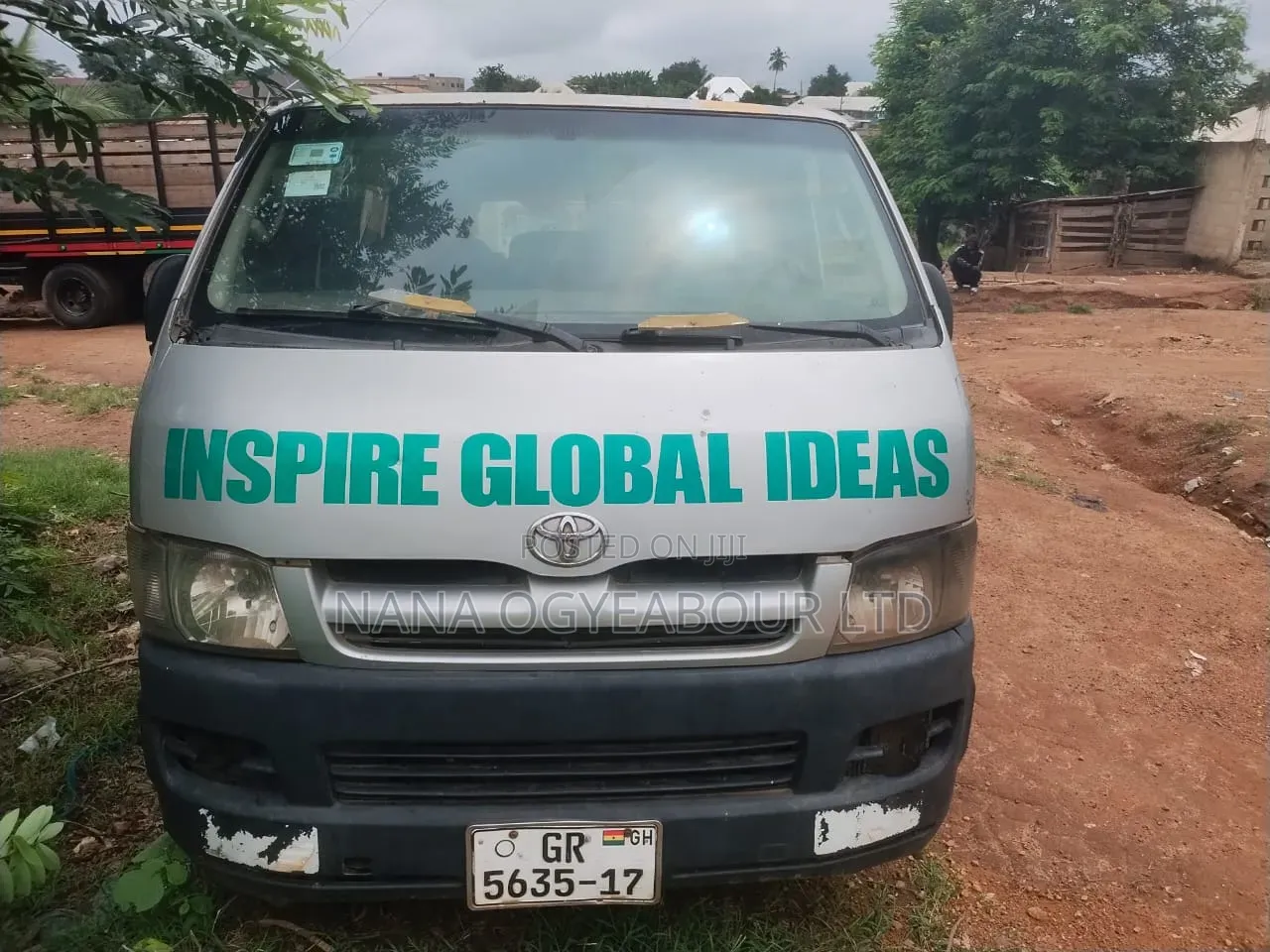 Toyota HiAce 2012 Silver