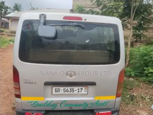 Toyota HiAce 2012 Silver