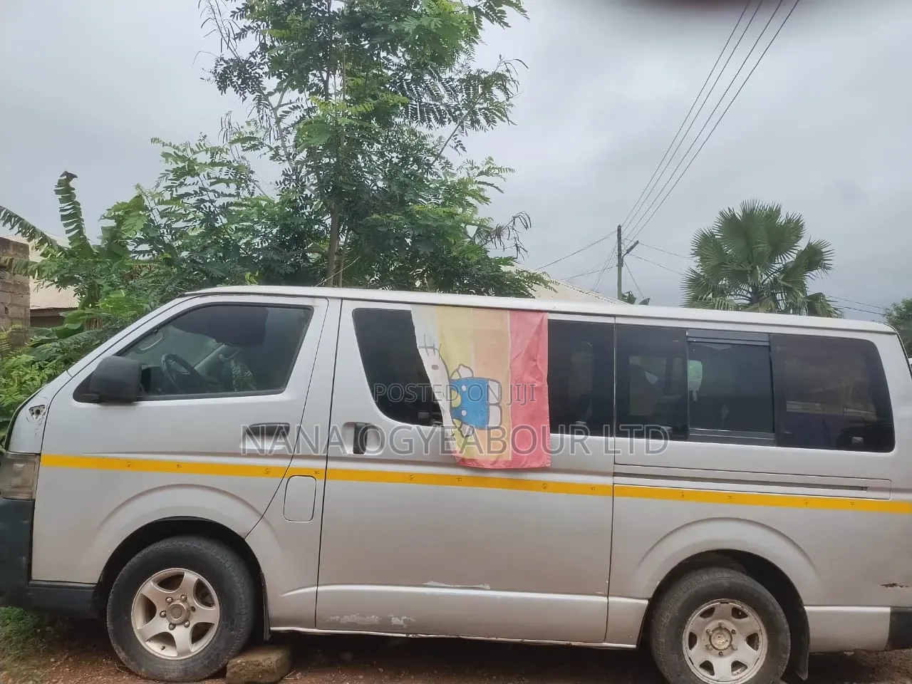 Toyota HiAce 2012 Silver