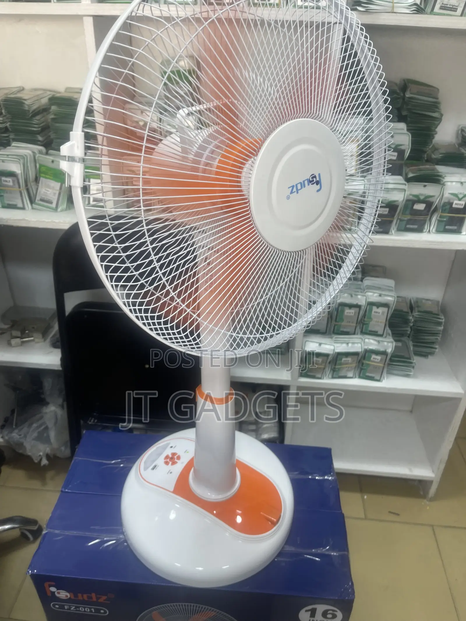 Fsudz 16" Rechargeable AC/DC Fan + Solar Panel (FZ-001)