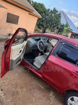 Toyota Vitz 2012