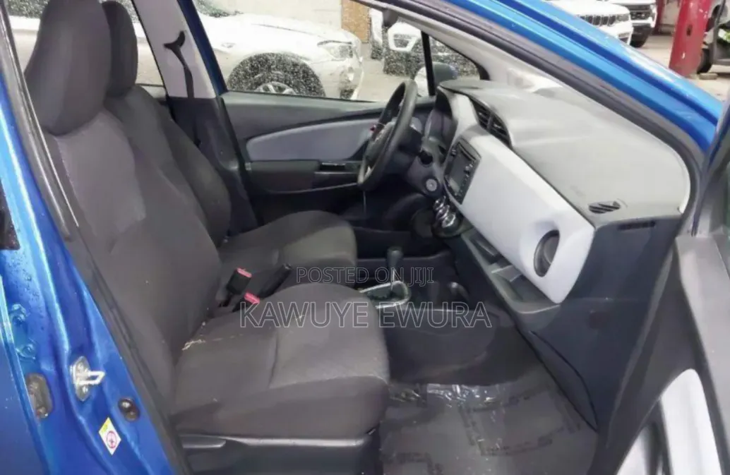 Toyota Yaris SE Hatchback 5dr 2017 Blue