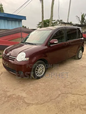 Toyota Sienta 1.5 AWD 2012 Brown