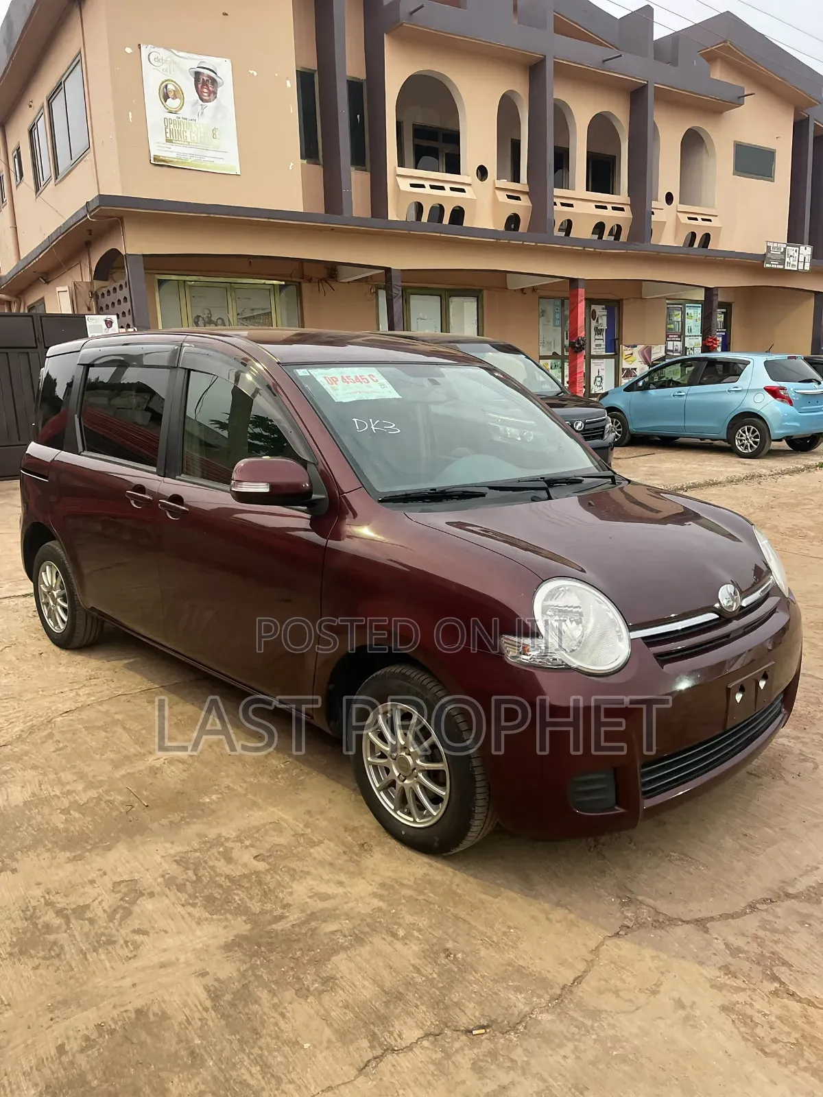 Toyota Sienta 1.5 AWD 2012 Brown
