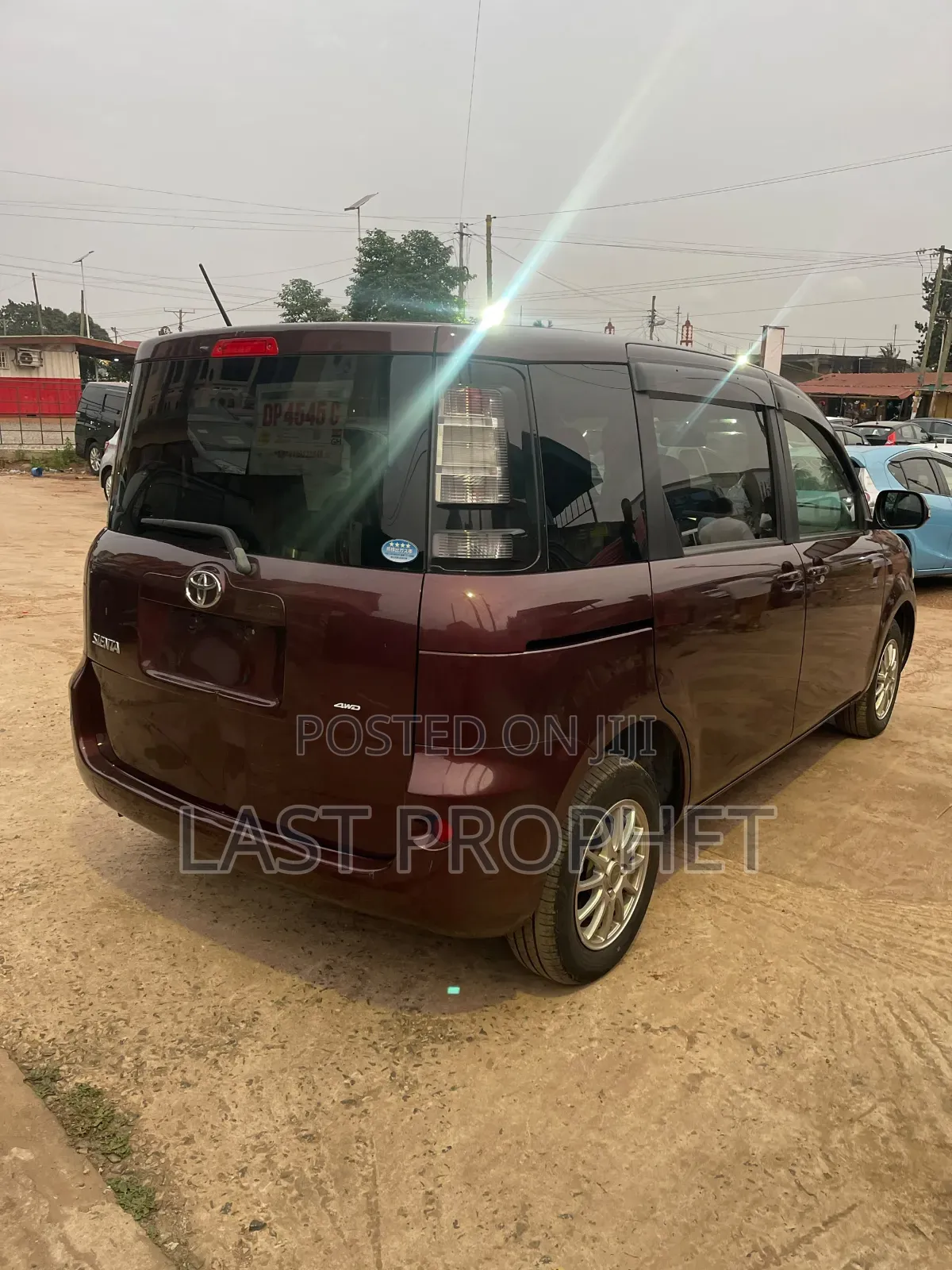 Toyota Sienta 1.5 AWD 2012 Brown