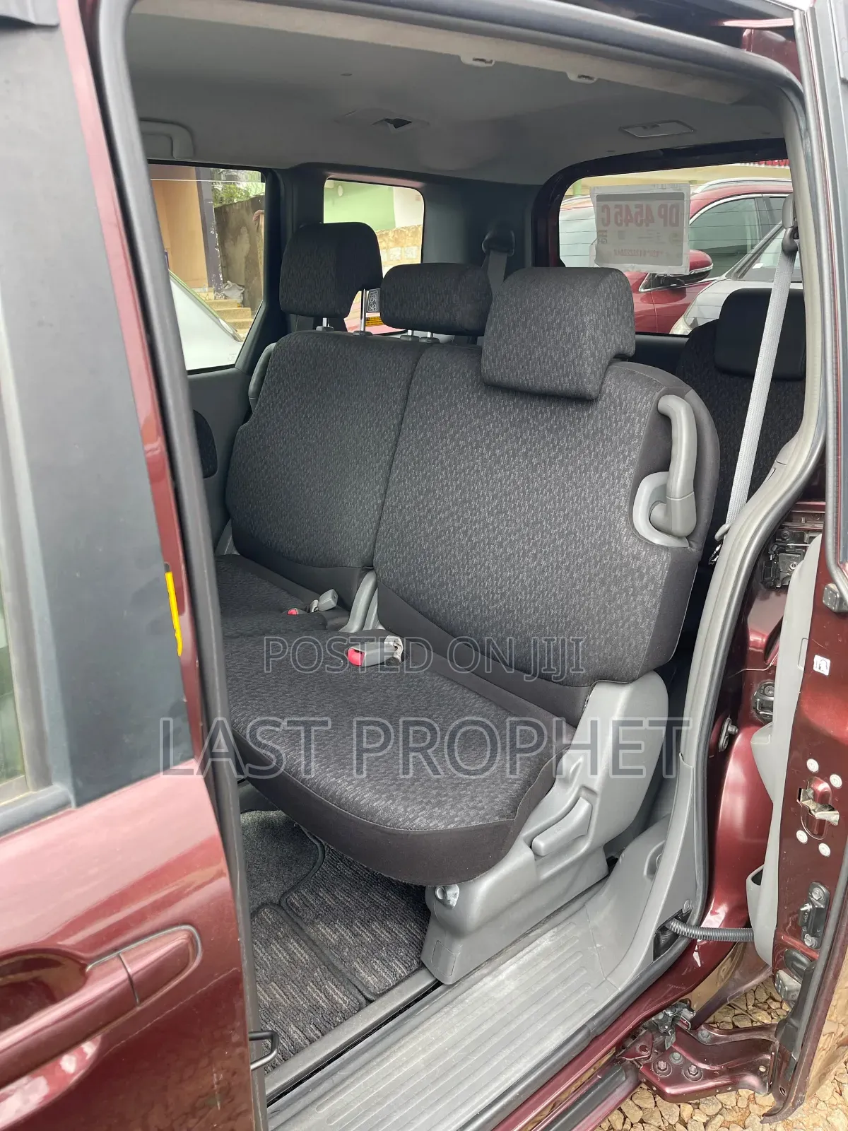 Toyota Sienta 1.5 AWD 2012 Brown