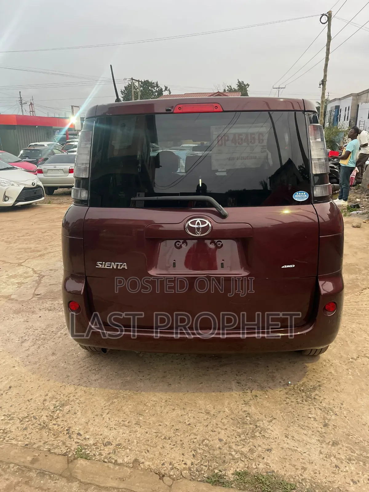 Toyota Sienta 1.5 AWD 2012 Brown