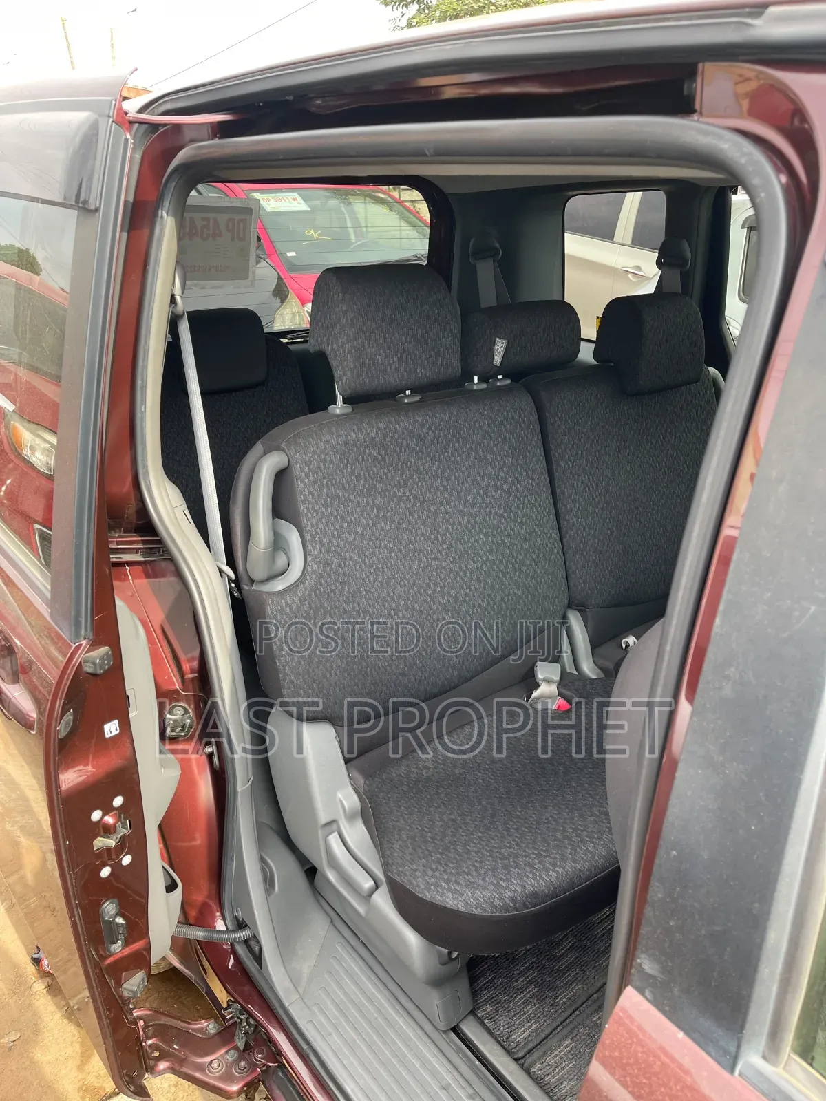 Toyota Sienta 1.5 AWD 2012 Brown