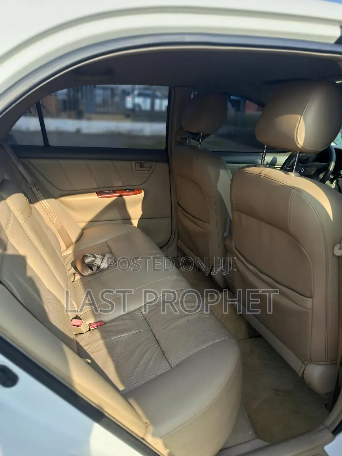 Toyota Corolla Altis 2010 White