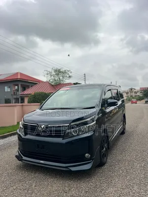 Toyota Voxy 2015 Black