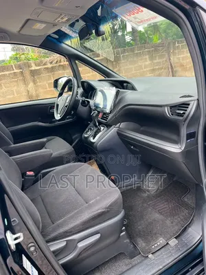 Toyota Voxy 2015 Black