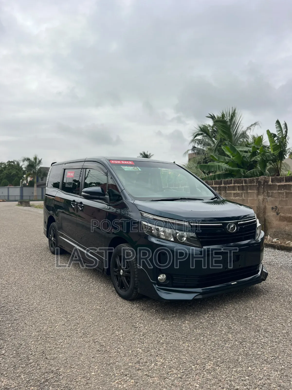 Toyota Voxy 2015 Black