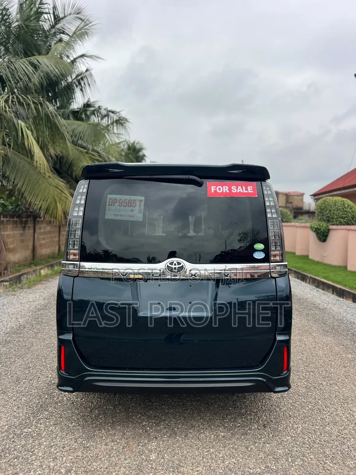 Toyota Voxy 2015 Black