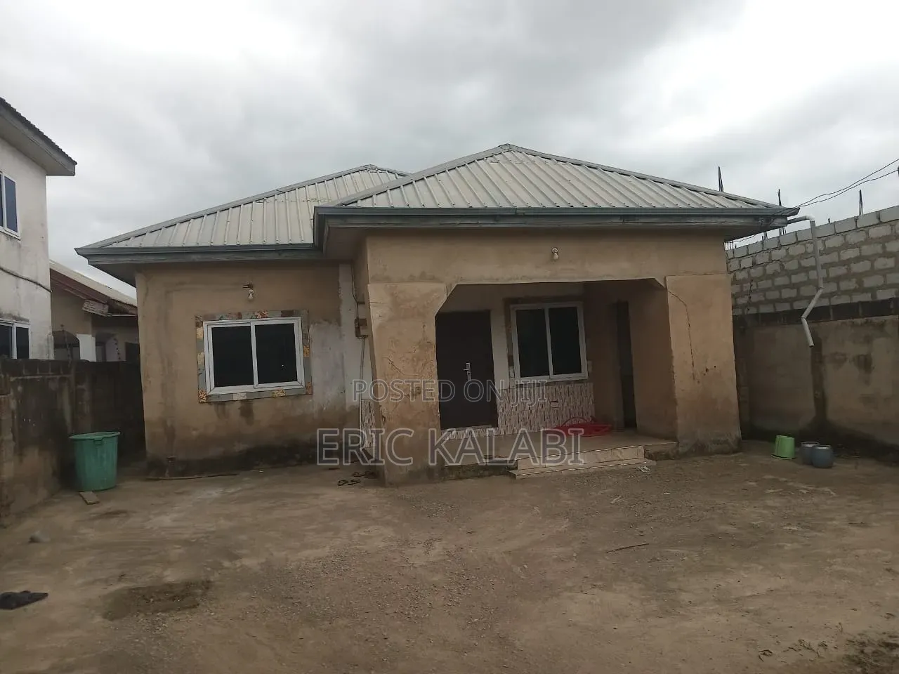 3bdrm Duplex in Amasaman for sale