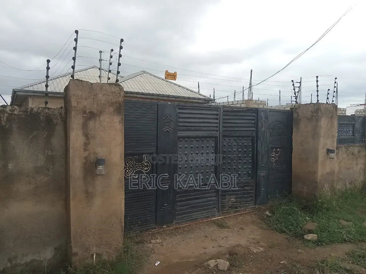 3bdrm Duplex in Amasaman for sale
