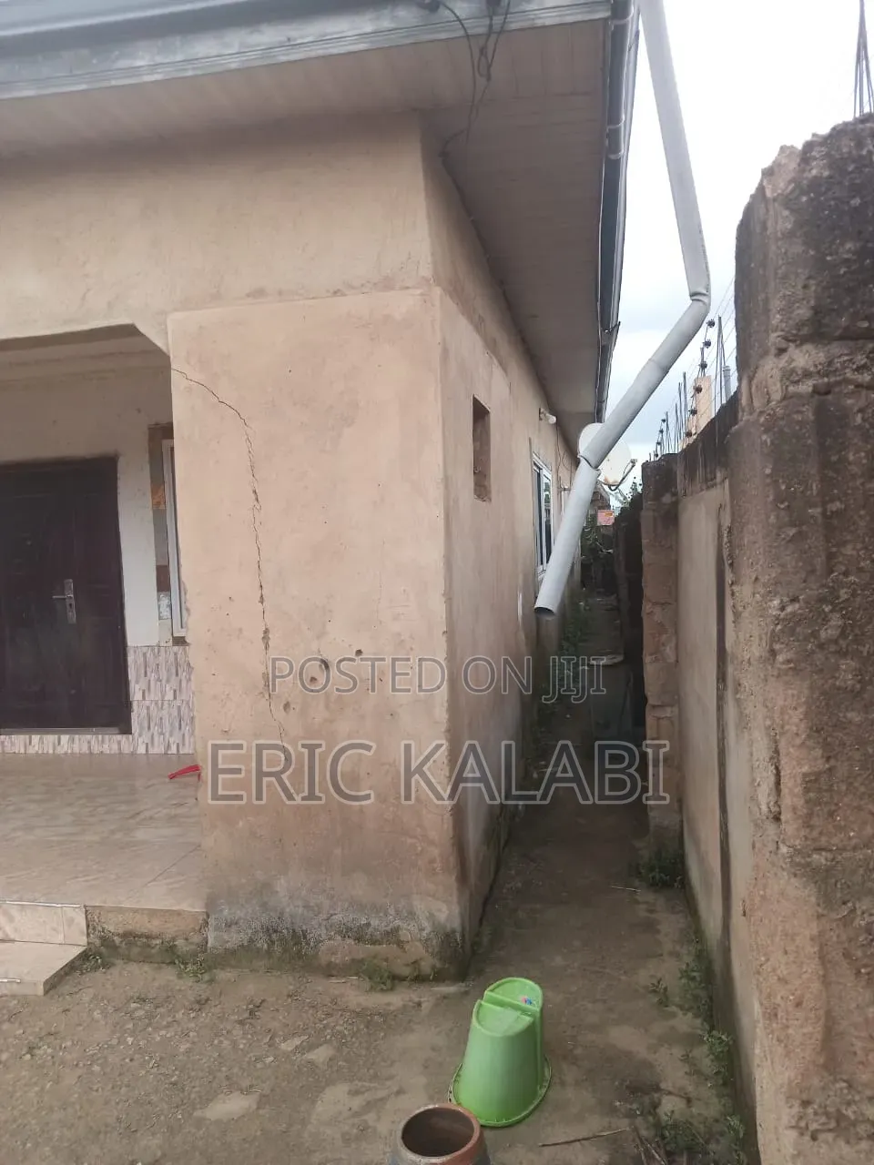 3bdrm Duplex in Amasaman for sale