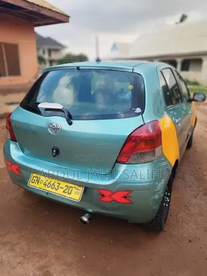 Toyota Vitz 2018 Silver