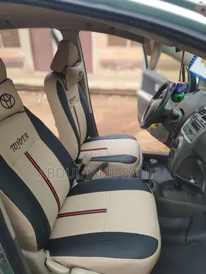 Toyota Vitz 2018 Silver