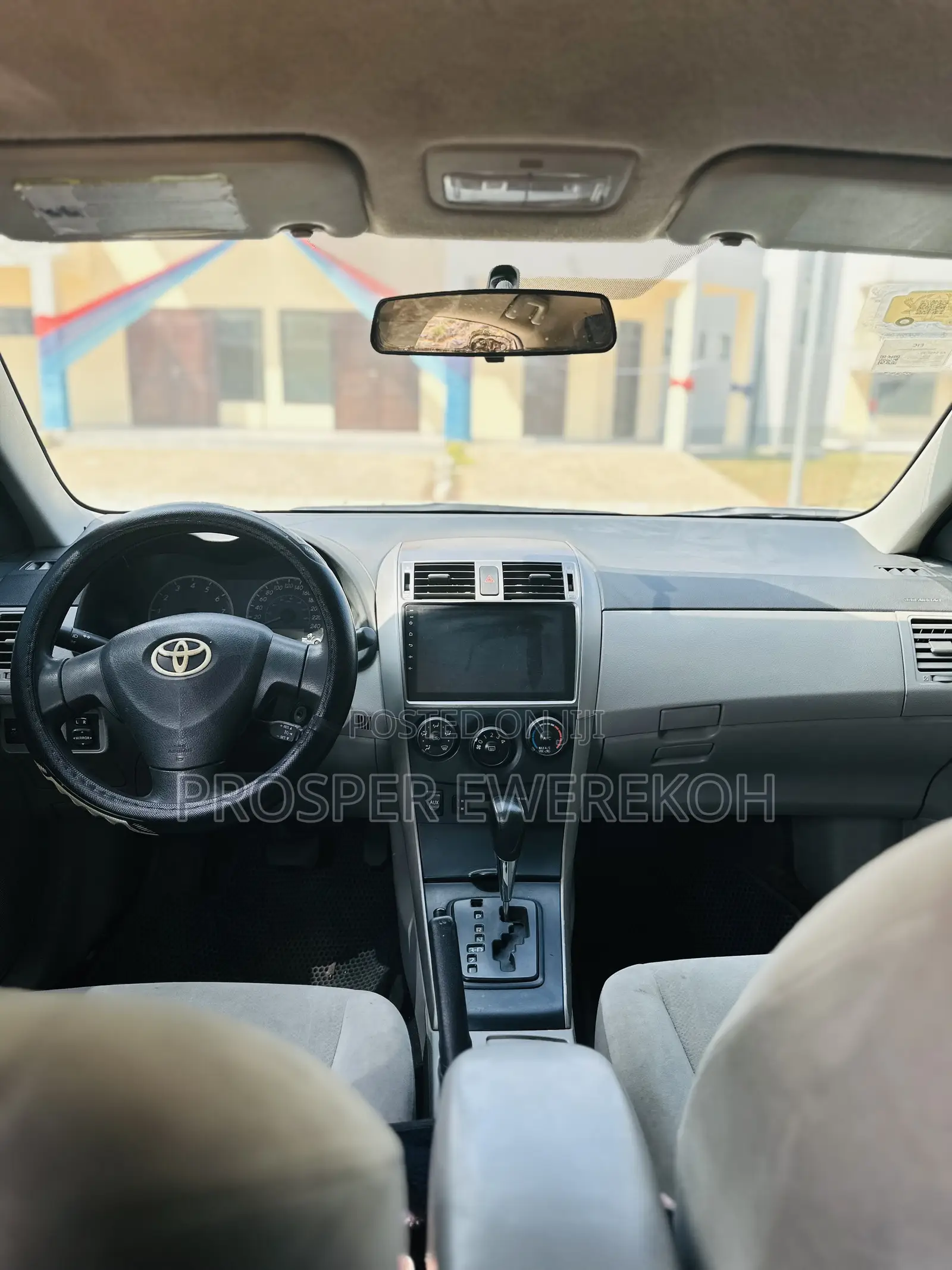Toyota Corolla LE 4dr Sedan (1.8L 4cyl 4A) 2011 Silver