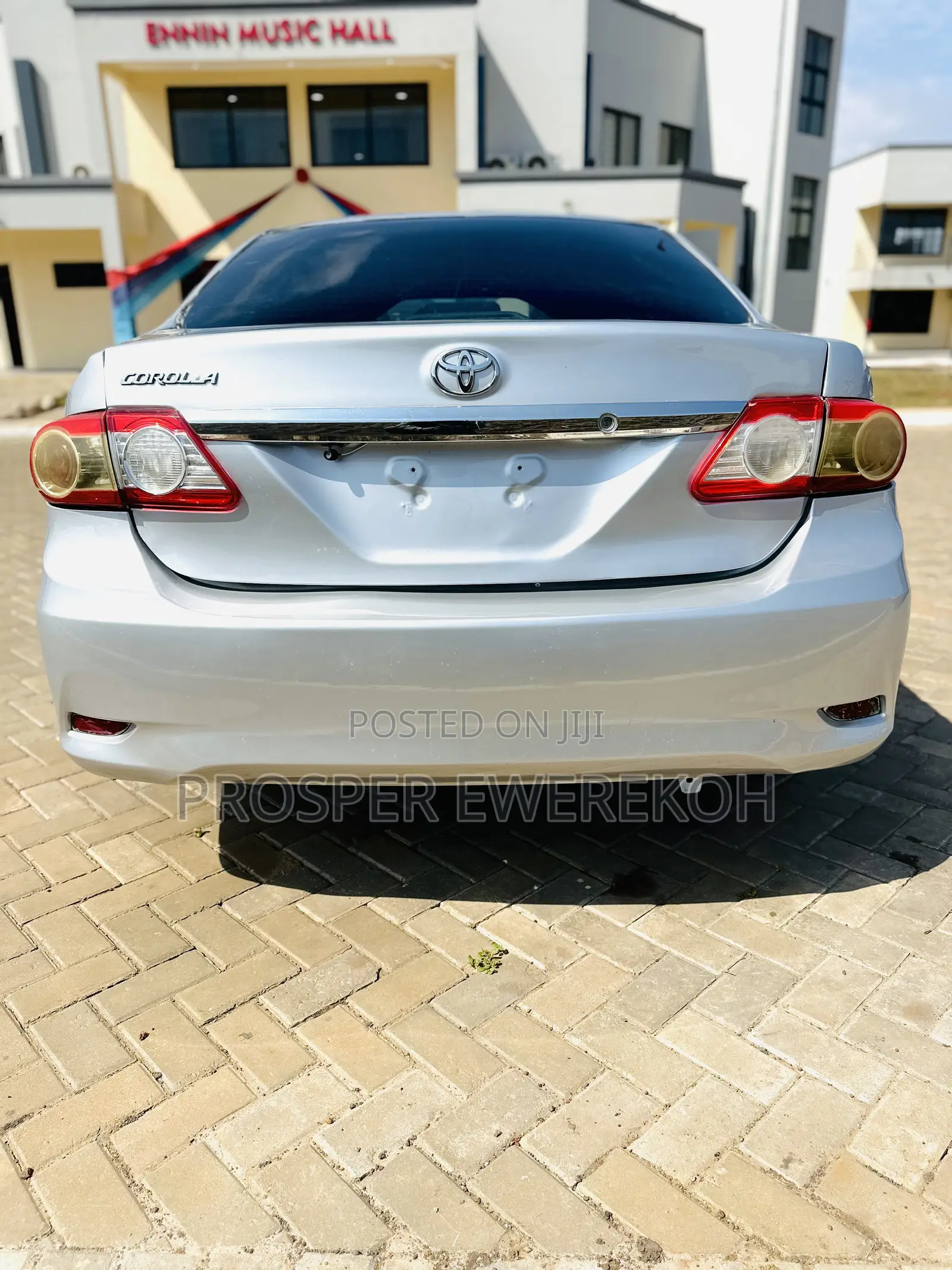 Toyota Corolla LE 4dr Sedan (1.8L 4cyl 4A) 2011 Silver