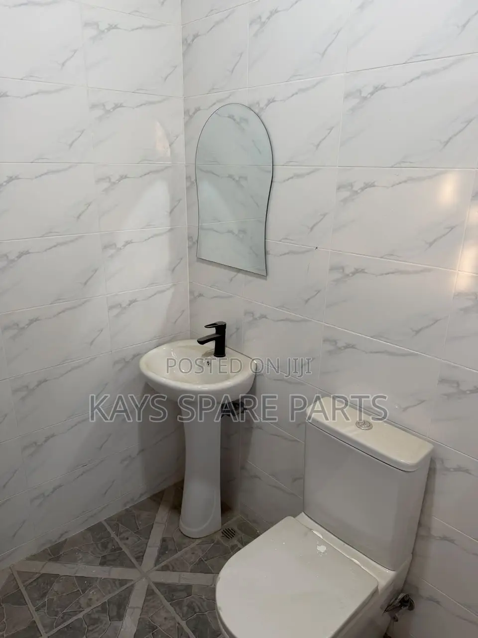 2bdrm Apartment in Close To Sakumono, Baatsona Total for rent