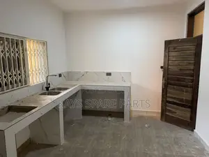 2bdrm Apartment in Close To Sakumono, Baatsona Total for rent