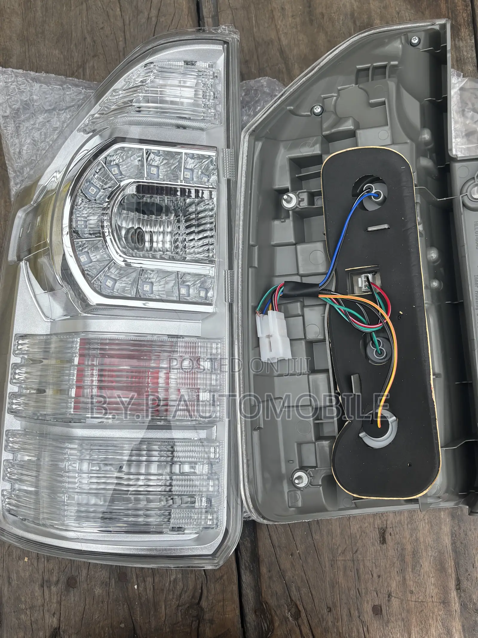 Toyota Voxy Taillight 2014