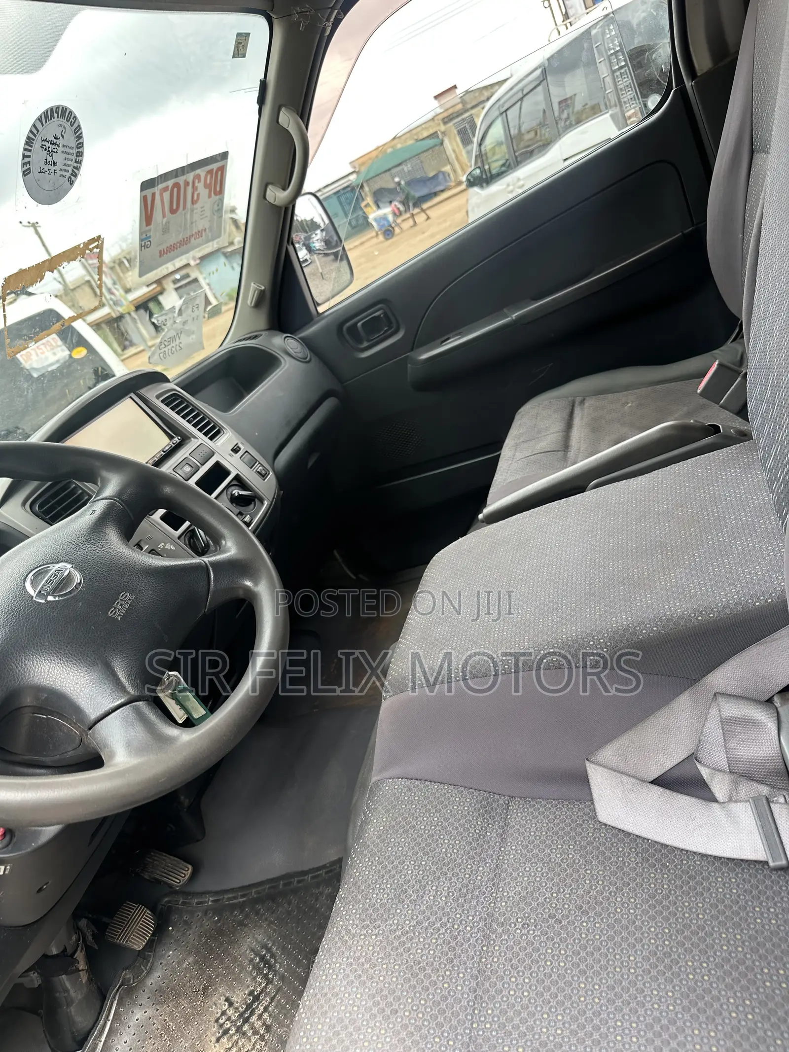 Nissan Caravan (Urvan) 2012 Silver