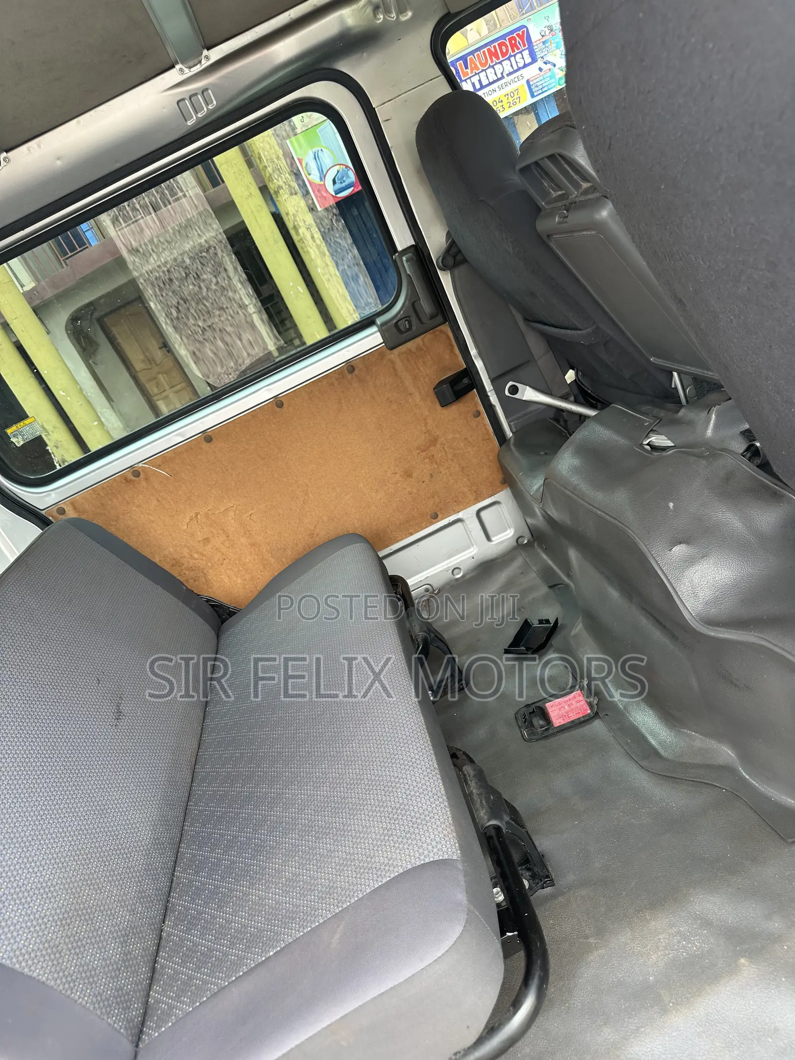 Nissan Caravan (Urvan) 2012 Silver