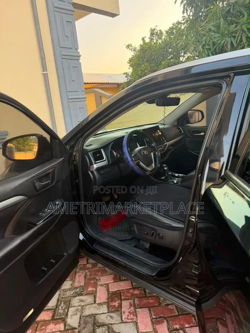 Toyota Highlander XLE 2019 Black