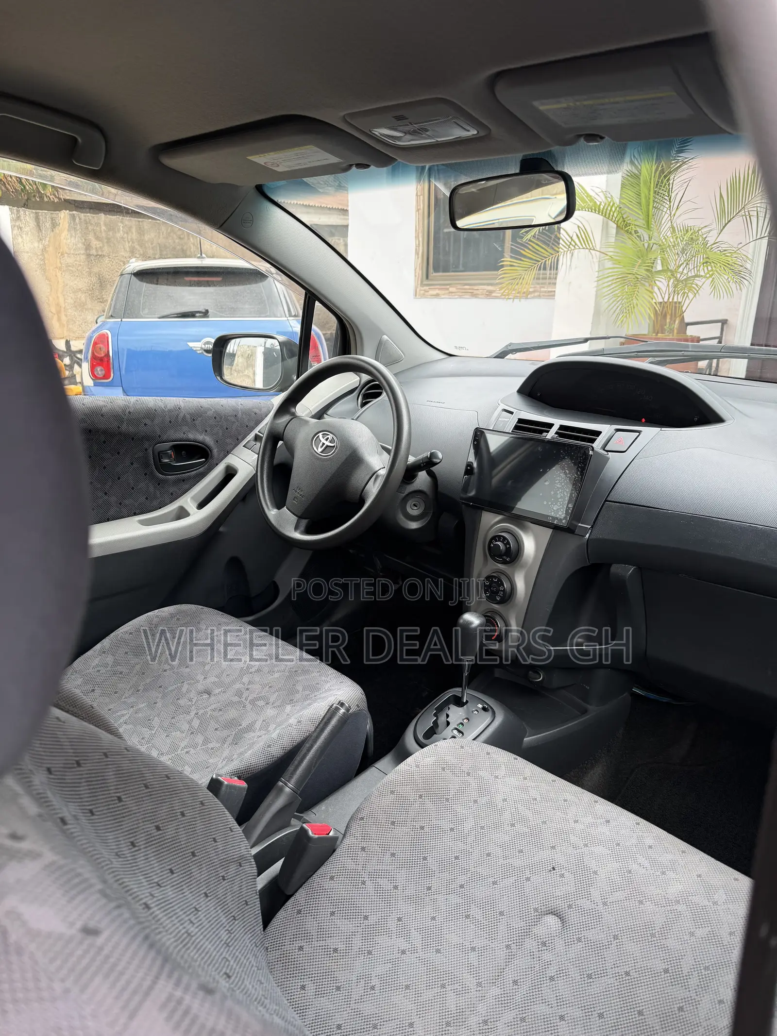 Toyota Vitz 1.3 AWD 5dr 2010 Black