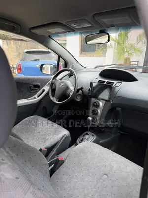 Toyota Vitz 1.3 AWD 5dr 2010 Black