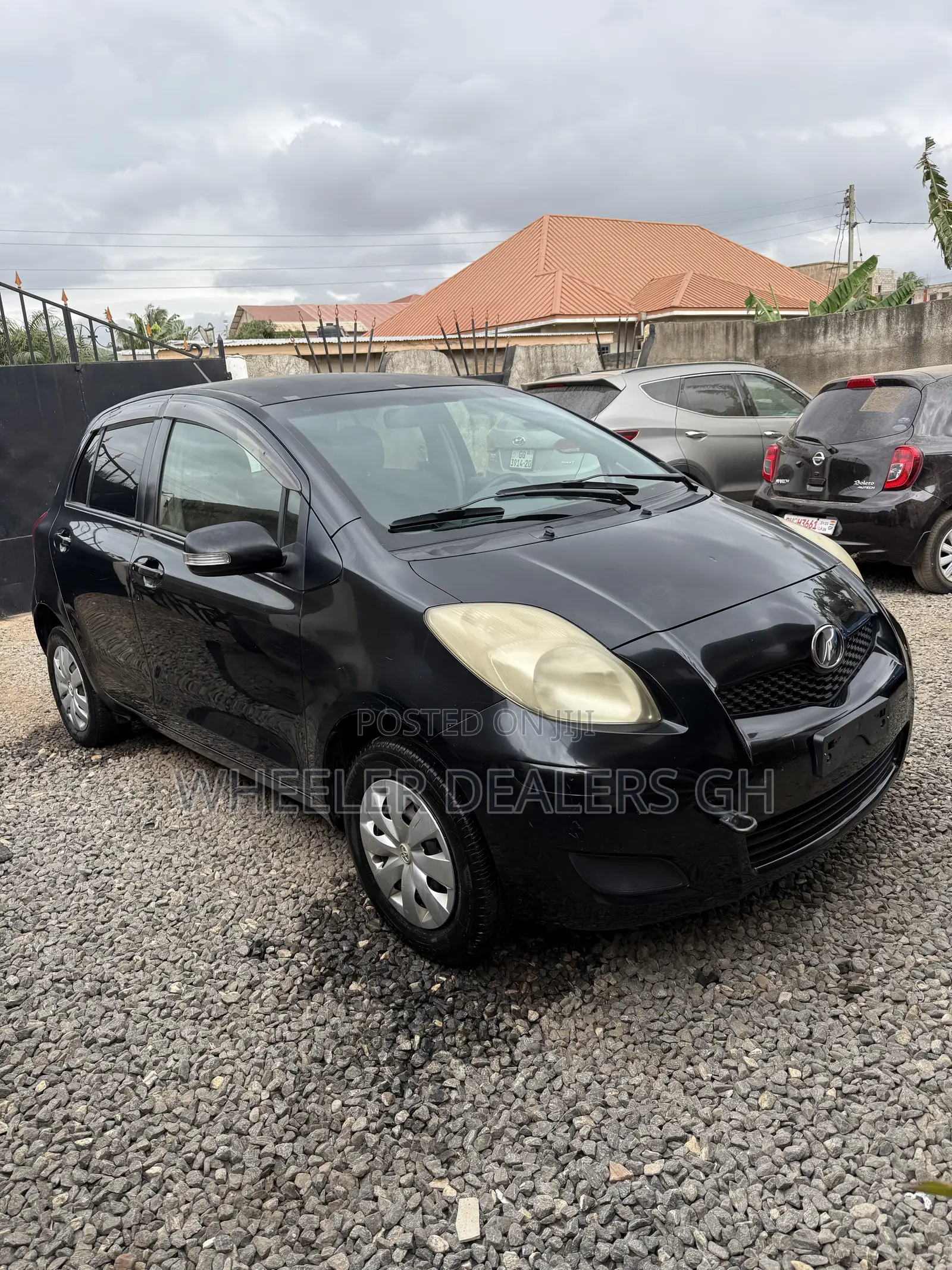 Toyota Vitz 1.3 AWD 5dr 2010 Black