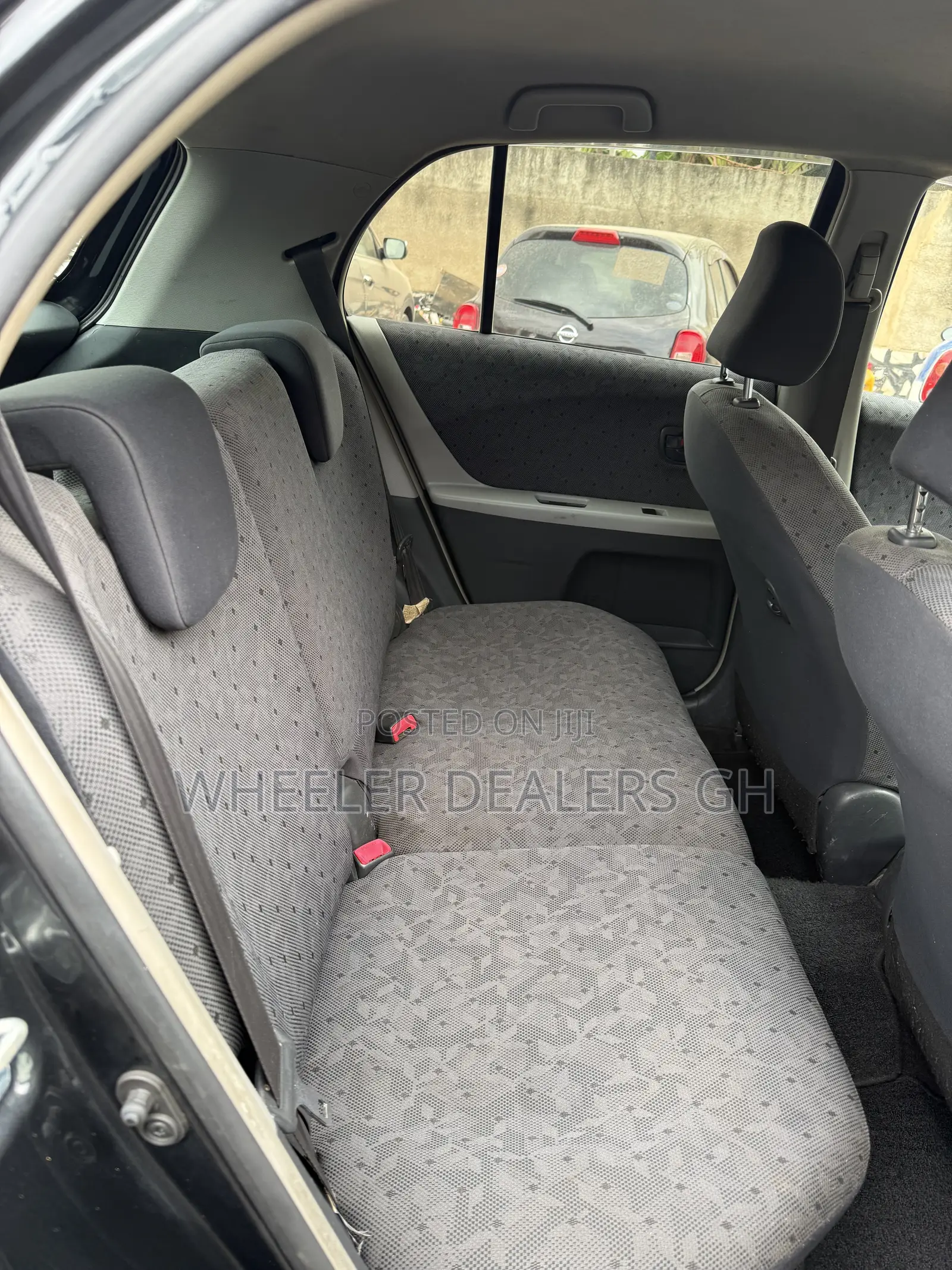 Toyota Vitz 1.3 AWD 5dr 2010 Black
