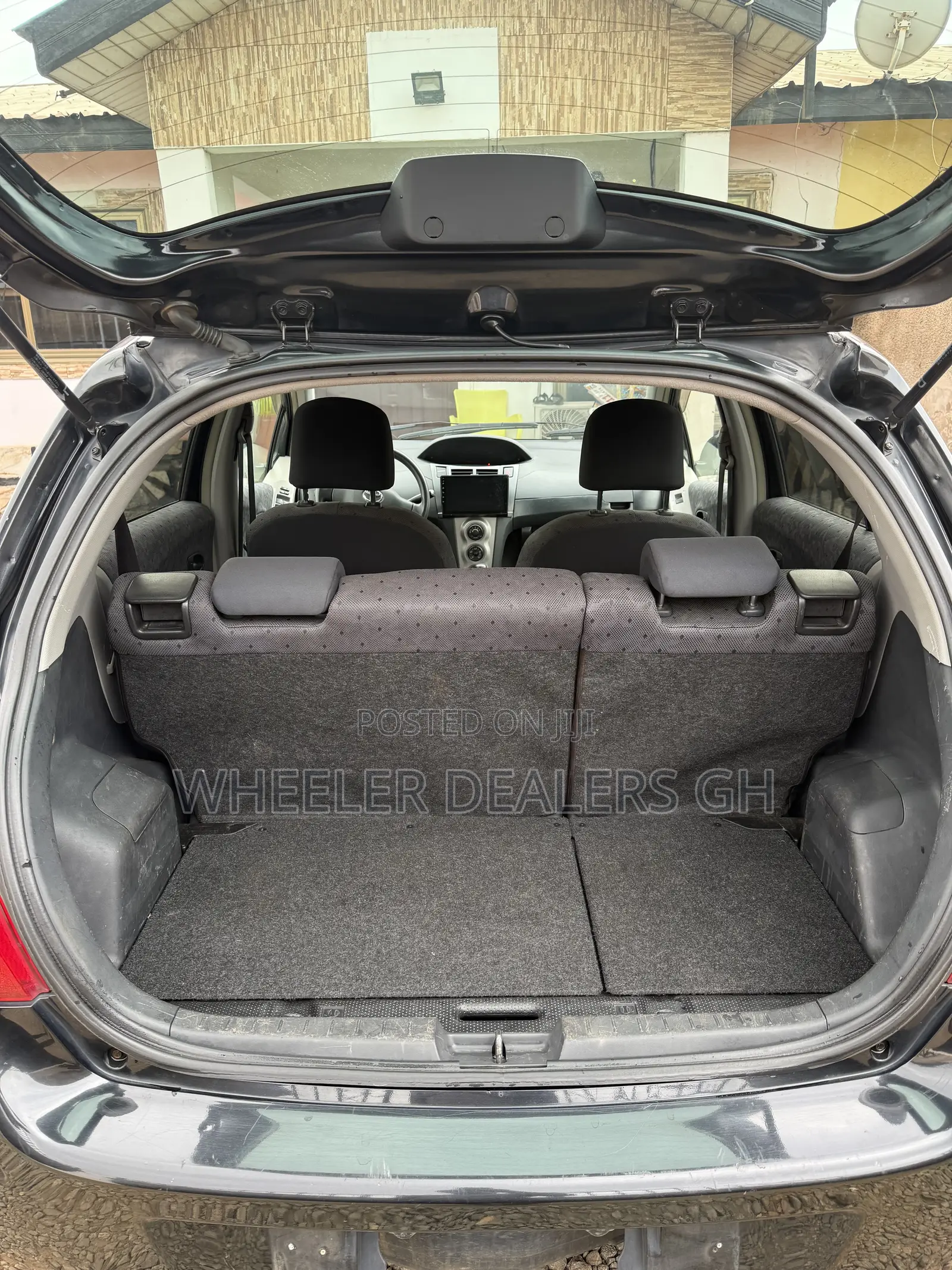 Toyota Vitz 1.3 AWD 5dr 2010 Black